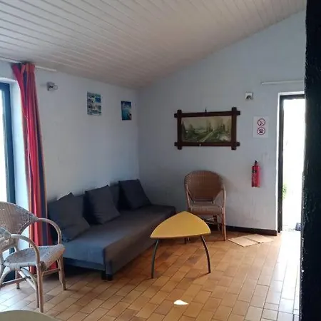 Le Repaire Des Renards Vallee De Rabais Virton Exterior photo