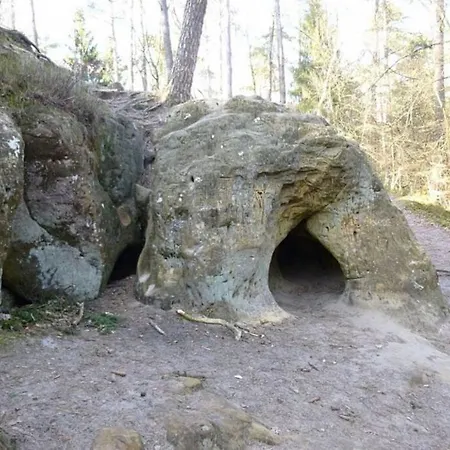 Le Repaire Des Renards Vallee De Rabais Virton Exterior photo